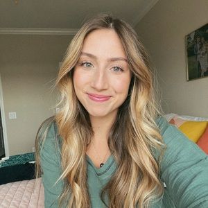 Meet your Posher, Olivia